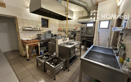 HOMreal.sk | Na predaj: zrekonštruovaná budova obchodu a služieb s 2-izbovým domom – ideálne spojenie podnikania a bývania