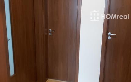 HOMreal.sk | Ponúka na prenájom priestranný a kompletne zariadený 2-izbový byt v obľúbenom bytovom dome Botanika v Trnave