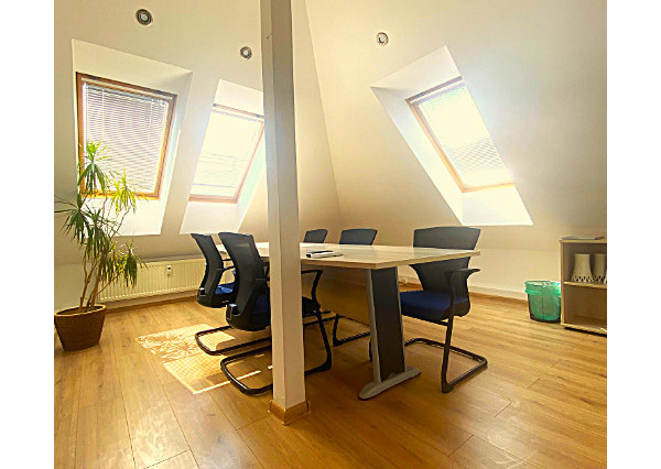 HOMreal. sk / Kancelárske priestory na prenájom v centre Trnavy s parkovaním.