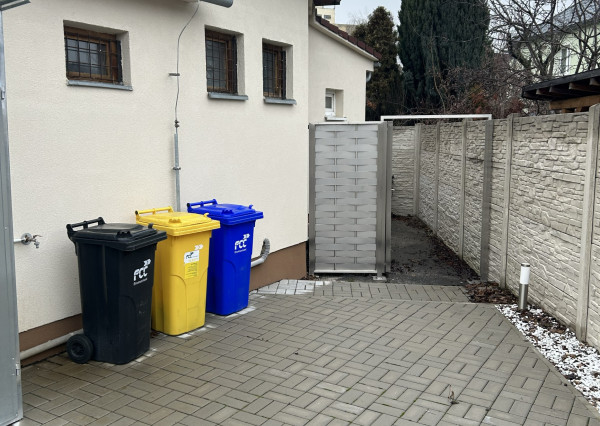 HOMreal.sk | Na predaj: zrekonštruovaná budova obchodu a služieb s 2-izbovým domom – ideálne spojenie podnikania a bývania