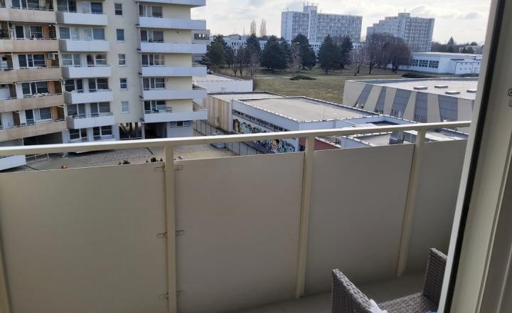 HOMreal.sk | Ponúka na prenájom priestranný a kompletne zariadený 2-izbový byt v obľúbenom bytovom dome Botanika v Trnave - fotografia 4